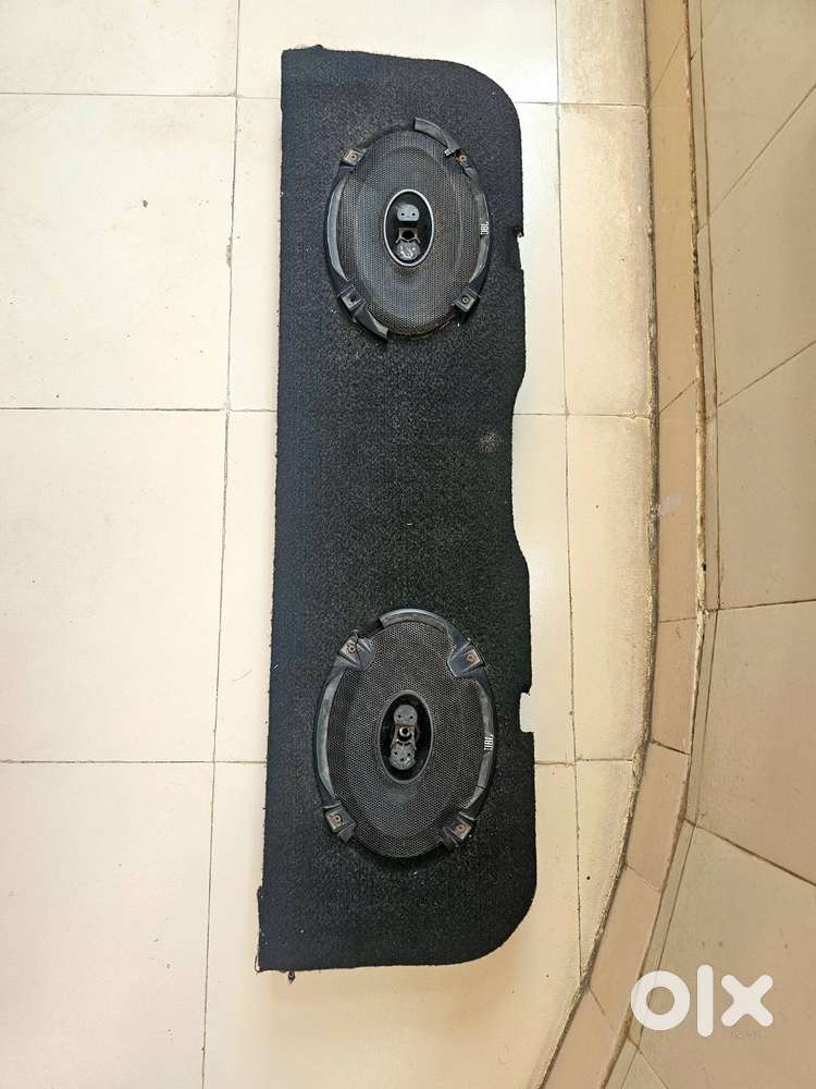 Swift type 2 parcel tray with JBL 6x9 speaker