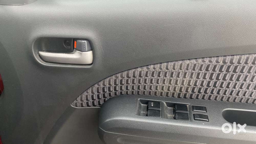 Maruti Suzuki Ritz Vxi, 2013, Petrol