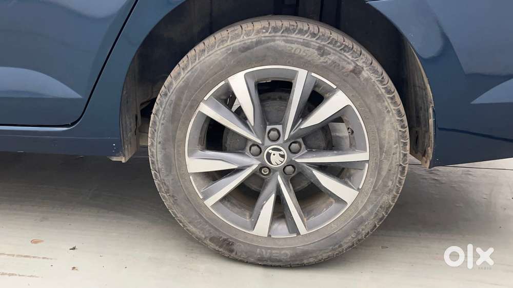 Skoda Slavia Style 1.5l Tsi Dsg, 2023, Petrol