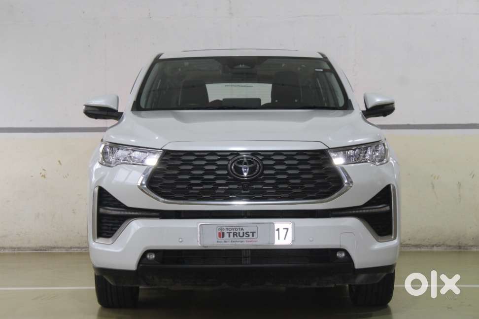 Toyota Innova Hycross 2.0 Zx Hybrid 7 Str, 2025, Petrol