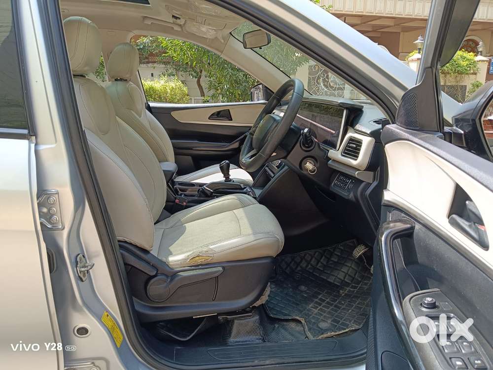 Mahindra Xuv700 2.2 Ax 5 Diesel At 7 Str, 2022, Diesel