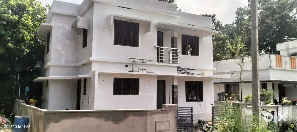 Ernakulam mulamthuruthy area new house for sale