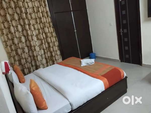 NO BROKERAGE! Paying Guest Accomodation for Boys with meals in Noida!