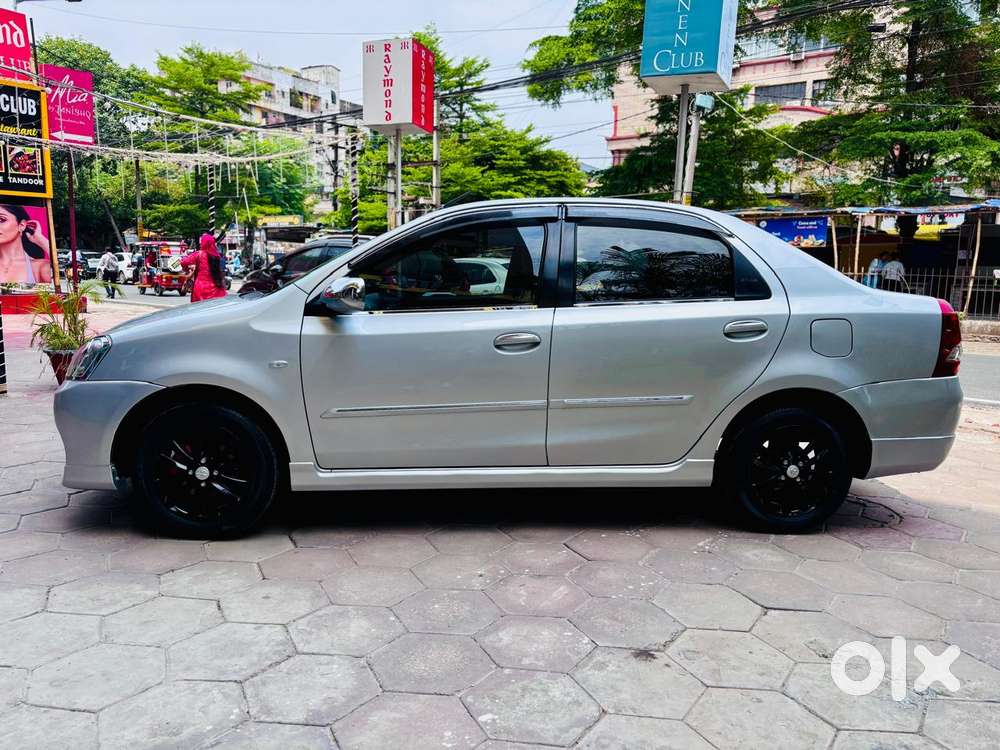 Toyota Etios V, 2011, Petrol