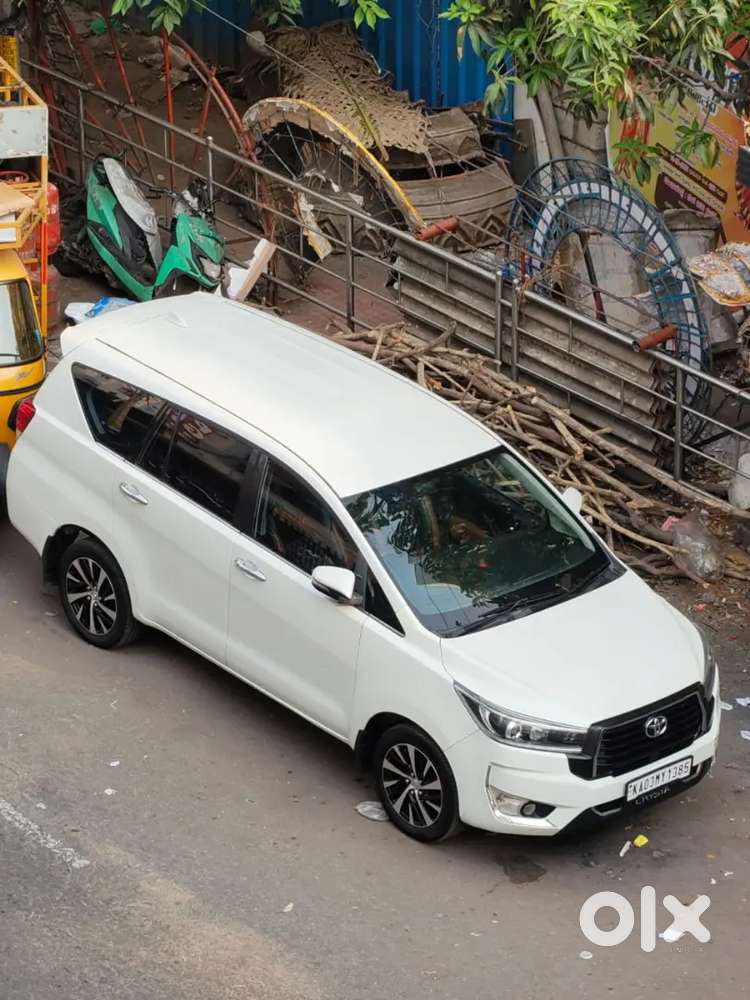 Toyota Innova Crysta 2016