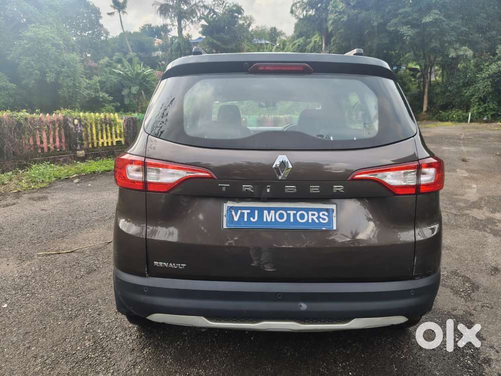 Renault Triber Rxt, 2022, Petrol