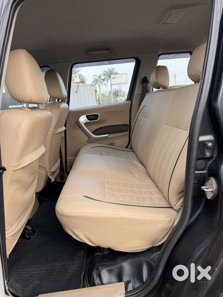 Mahindra Tuv 300 T8 Amt, 2018, Diesel