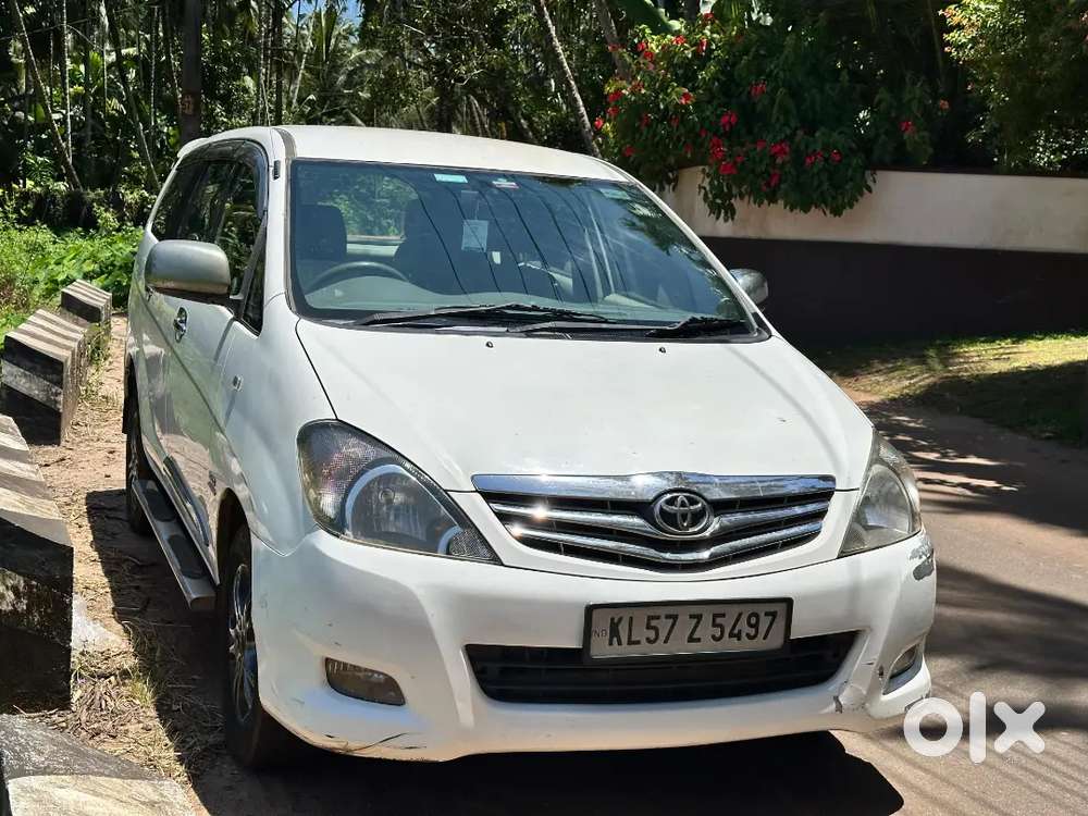 Toyota Innova Crysta Edition 2011