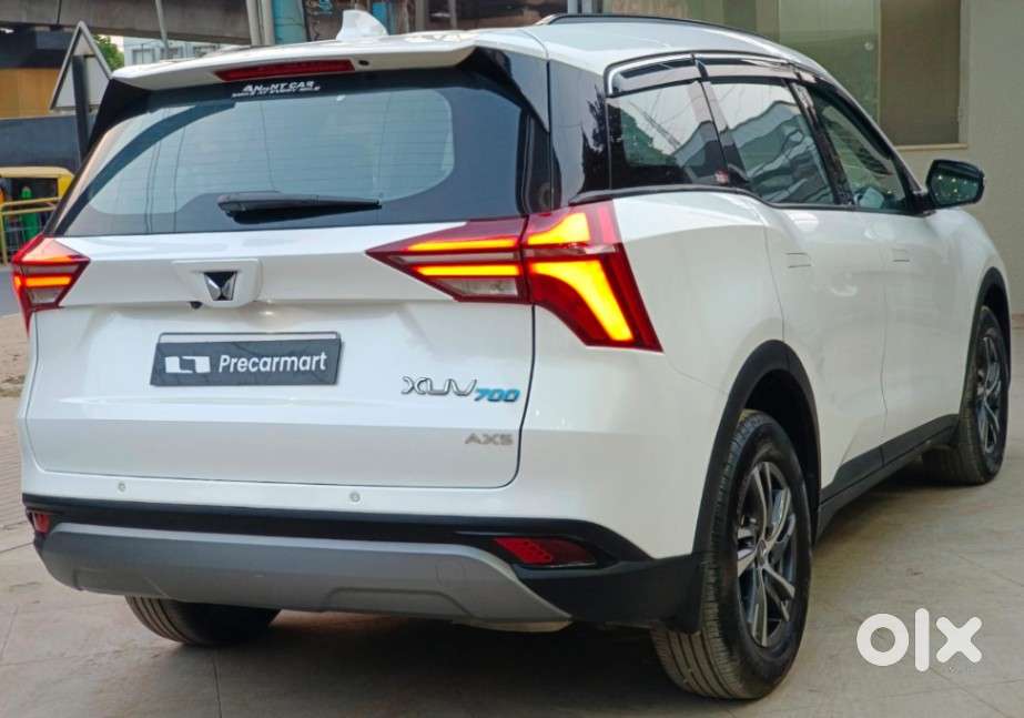 Mahindra Xuv700 2.0 Ax 5 Petrol At Str, 2023, Petrol