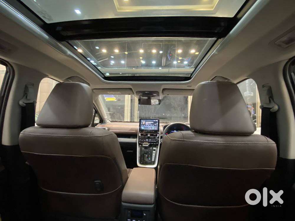 Toyota Innova Hycross 2.0 Zx Hybrid 7 Str, 2024, Petrol