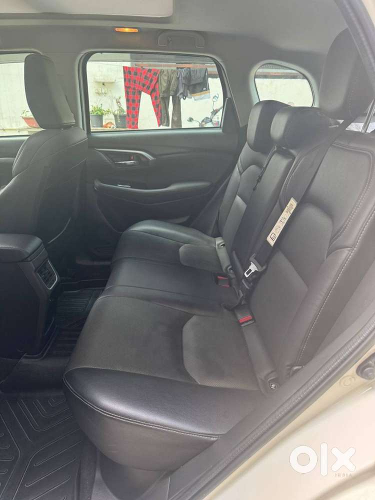 Top Variant Toyota Hyryder Available At A Throwaway Price
