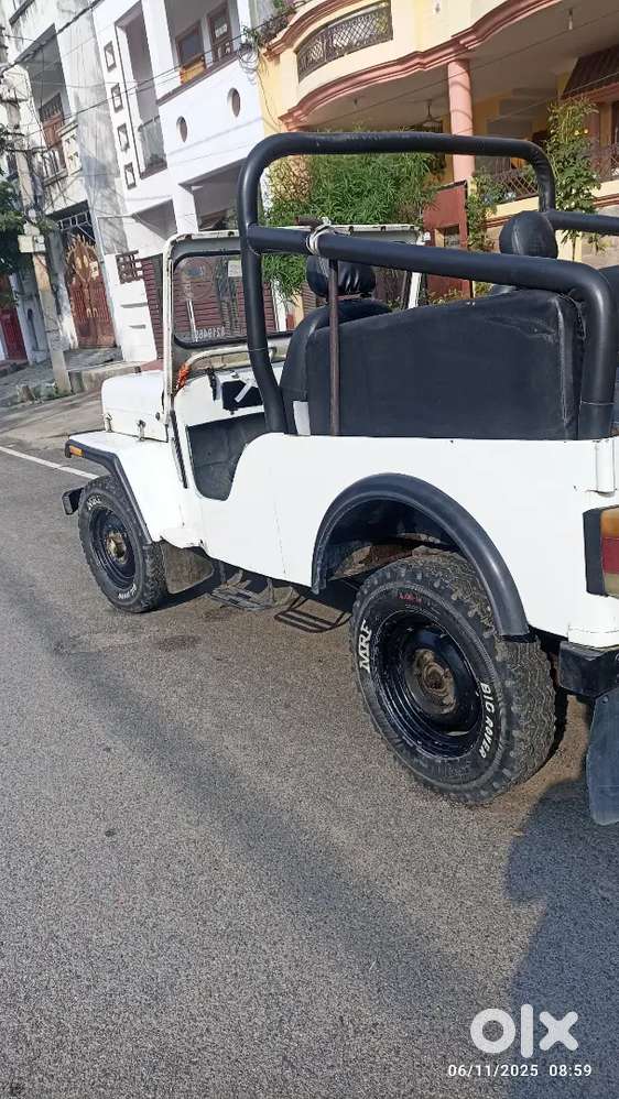 Mahindra Jeep 1990