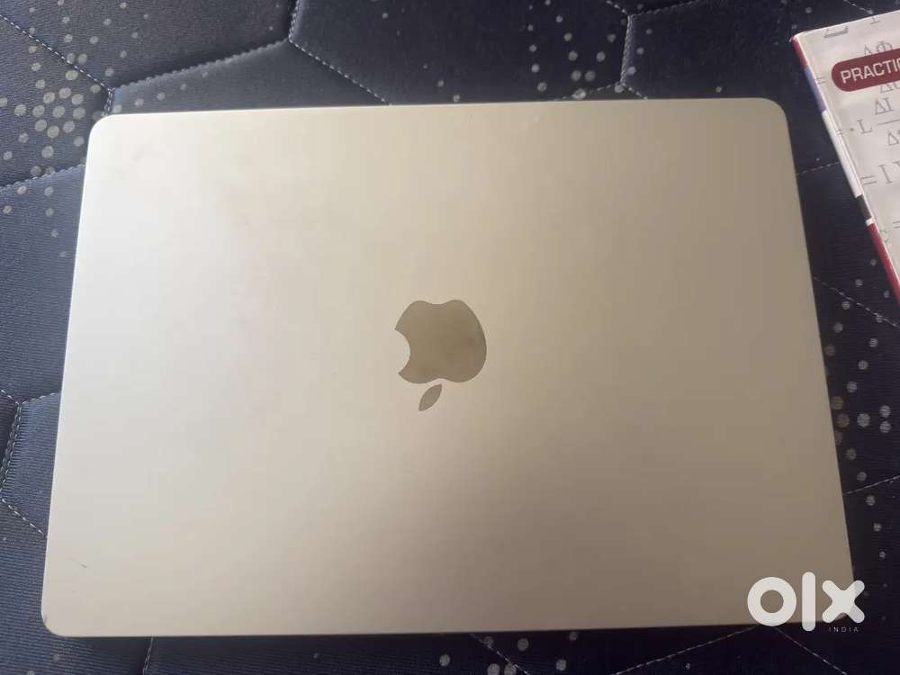 MacBook Air M2