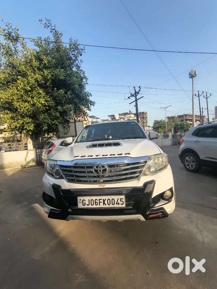 Toyota Fortuner Legender 2012 Diesel 140000 Km Driven
