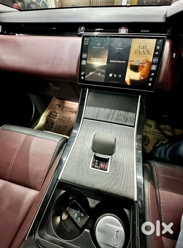 New Shape Velar Showroom Condition 20500km