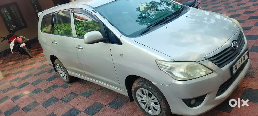 Toyota Innova 2012 Diesel 182000 Km Driven