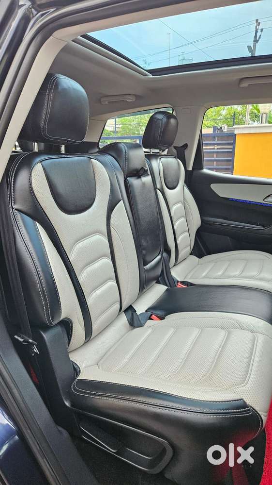 Mahindra Xuv700 2.2 Ax 7 Diesel At Str, 2025, Diesel