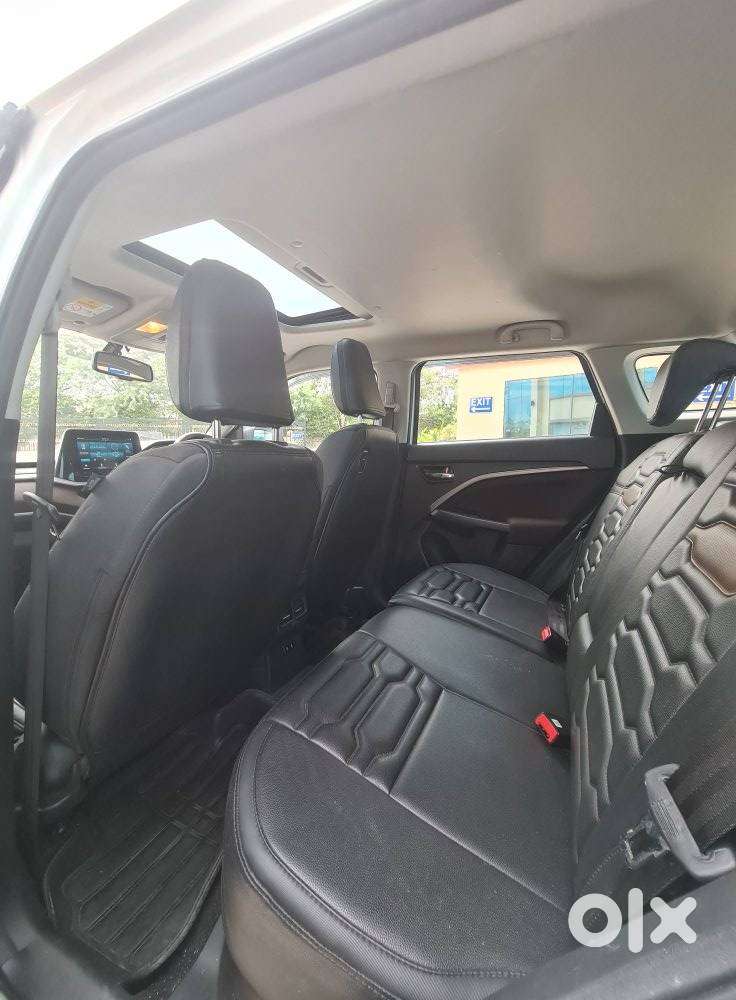 Maruti Suzuki Brezza 1.5 Zxi At Smart Hybrid Dual Tone, 2022, Petrol