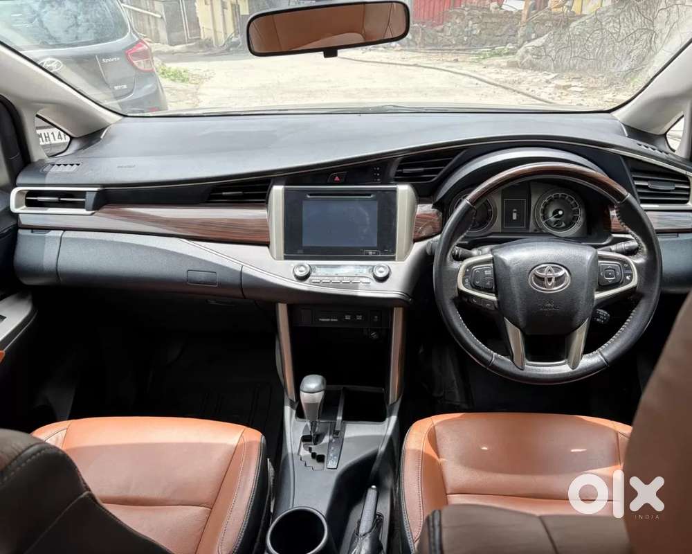 Toyota Innova Crysta 2.8 Zx At 7 Seater, 2016, Diesel