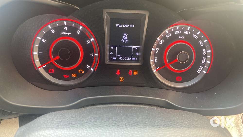 Mahindra Xuv300 2020 Petrol Well Maintained