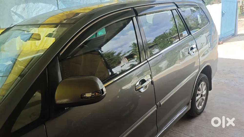 Toyota Innova 2013 Less Driven New Tyres