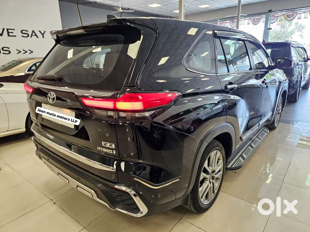 Toyota Innova Hycross 2.0 Zx (o) Hybrid 7 Str, 2024, Petrol