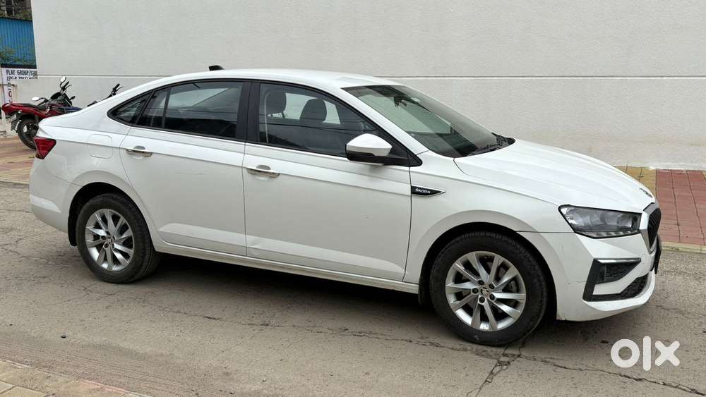 Skoda Slavia Style 1.5l Tsi Mt, 2023, Petrol