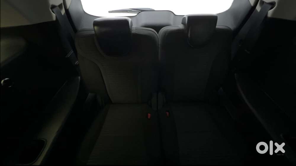 Mahindra Xuv700 2.0 Ax 5 Petrol Mt 7 Str, 2021, Petrol