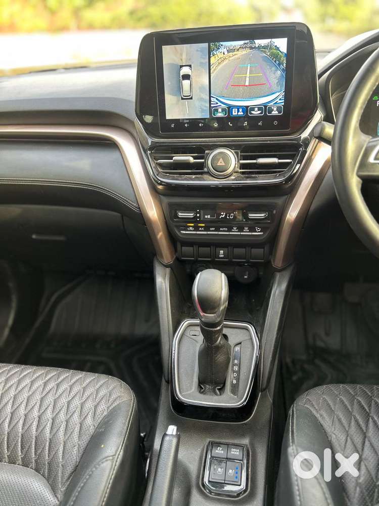Maruti Suzuki Grand Vitara 1.5 Alpha Plus Intelligent Hybrid Ecvt, 2..