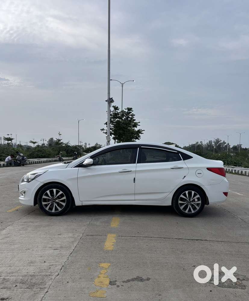 Hyundai Verna 1.6 Crdi Sx Option, 2015, Diesel