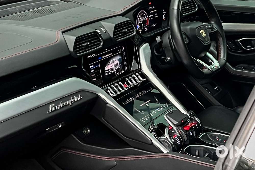 Lamborghini Urus, 2021, Petrol