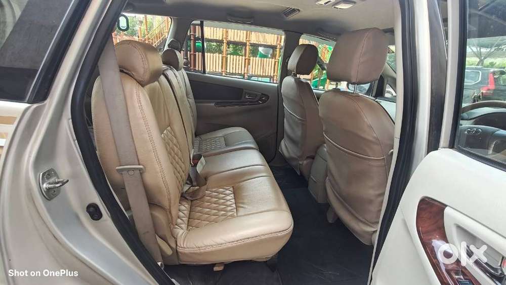 Toyota Innova 2.5 Ev (diesel) Ps 8 Seater Bs Iv, 2014, Diesel