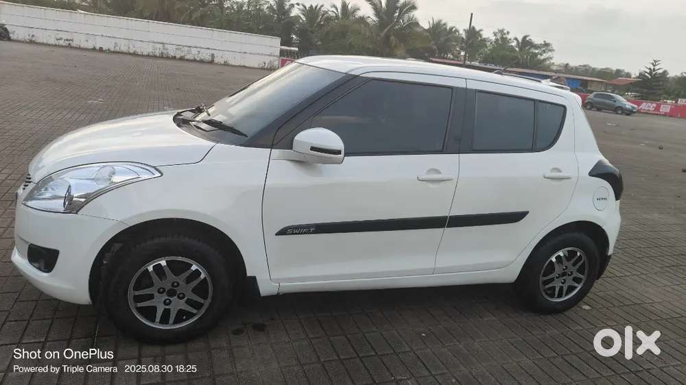 Maruti Suzuki Swift 2012 Petrol 117500 Km Driven