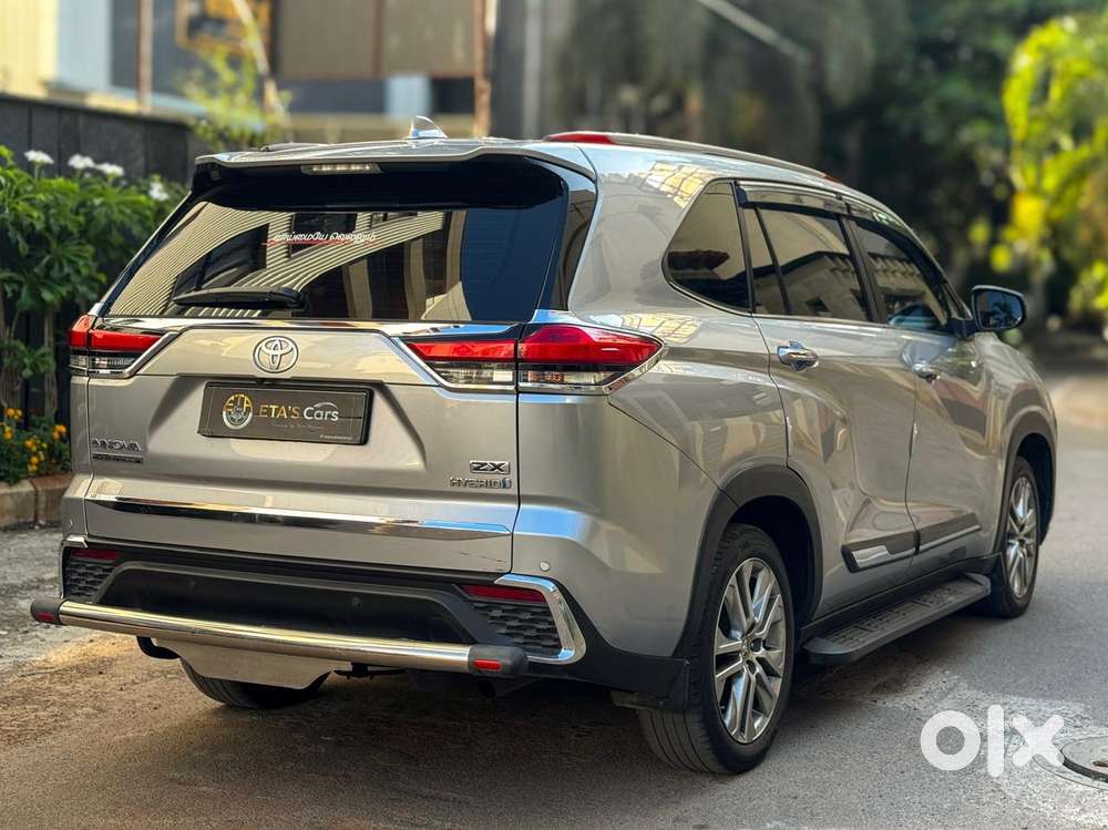 Toyota Innova Hycross 2.0 Zx (o) Hybrid 7 Str, 2025, Petrol