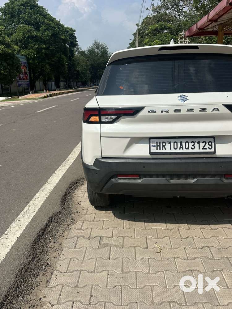 Maruti Suzuki Brezza 1.5 Vxi Smart Hybrid, 2023, Petrol