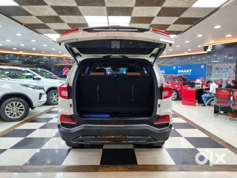 Mahindra Alturas G4 4wd At, 2021, Diesel