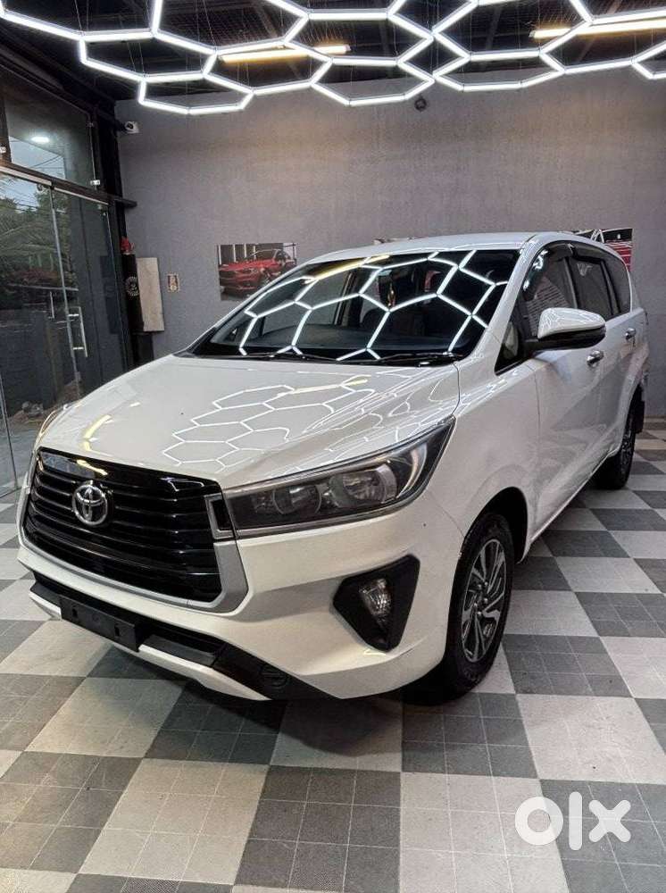 Toyota Innova Crysta [2020-ongoing] 2.4 Gx 8 Str, 2022, Diesel