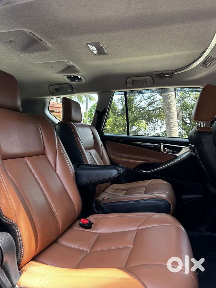 Toyota Innova Crysta 2.4 V 7 Str, 2017, Diesel