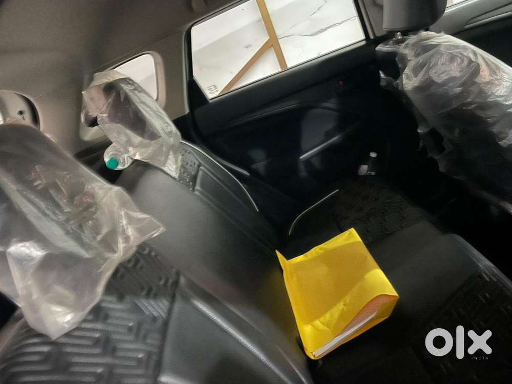 Maruti Suzuki Brezza 2023 Petrol 32000 Km Driven