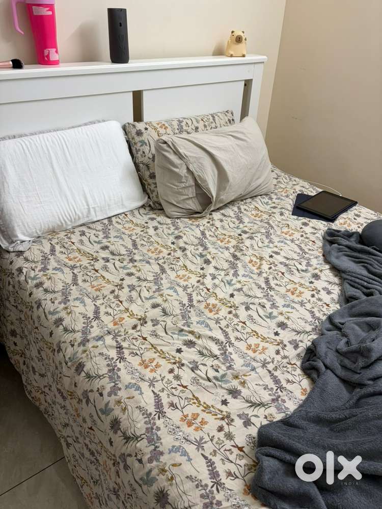 Wakwfit bed with orthopaedic mattress