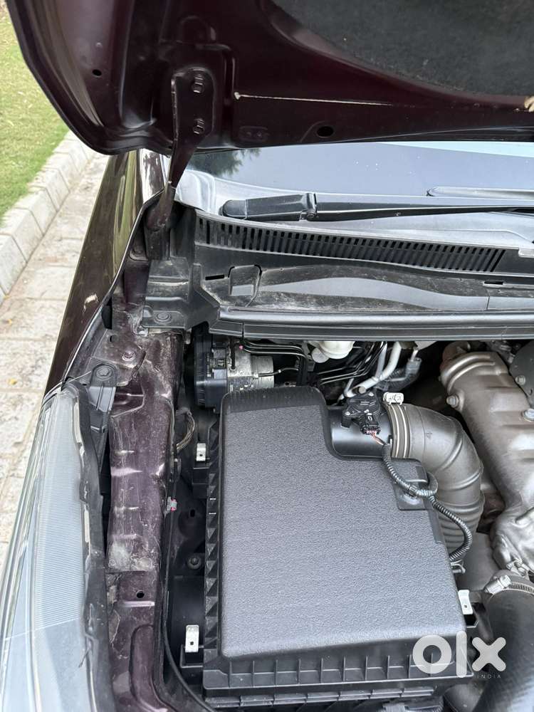 Toyota Innova Crysta 2.4 V 8 Str, 2016, Diesel