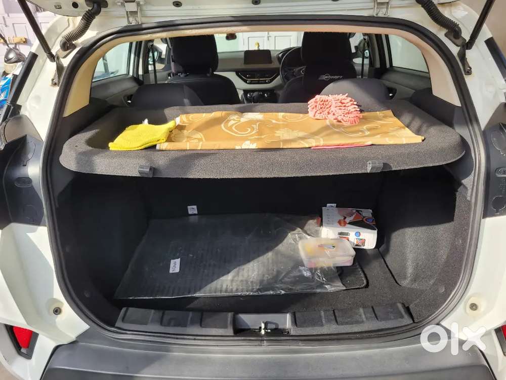 Tata Nexon 2020 Xz Petrol Manual Calgary White