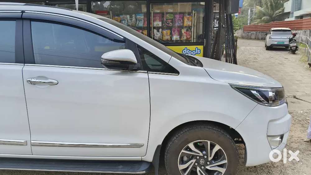 Toyota Innova Crysta