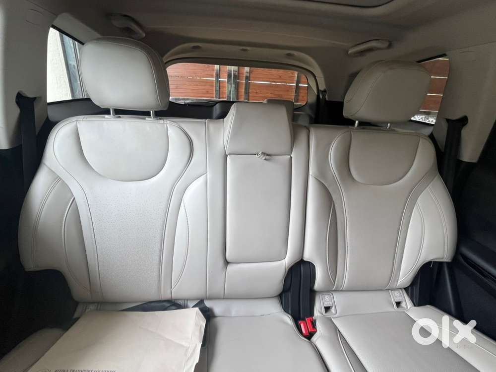 Mahindra XUV700 Diesel 2023