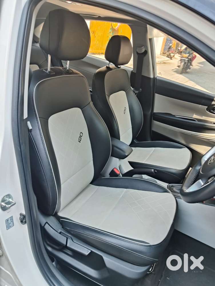 Hyundai I20 Asta (o) 1.2 Ivt, 2023, Petrol