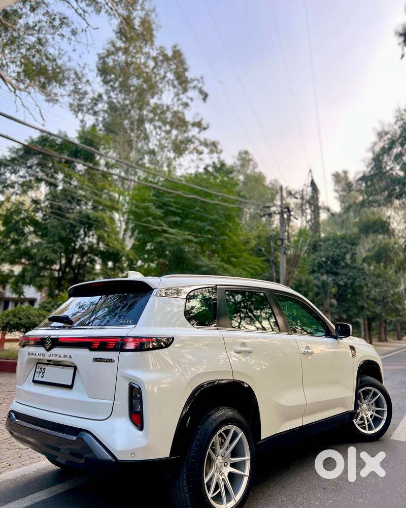 Maruti Suzuki Grand Vitara 1.5 Zeta Plus Intelligent Hybrid Ecvt, 20..