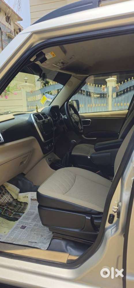 Mahindra Tuv 300 T10, 2018, Diesel