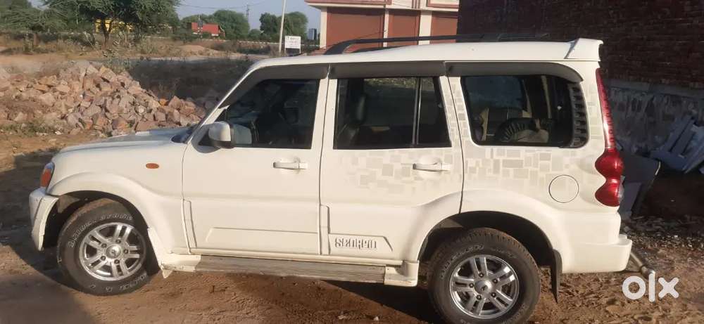 गायत्री नगर गोविन्दगढ राजमार्ग  Nh 52 के पास