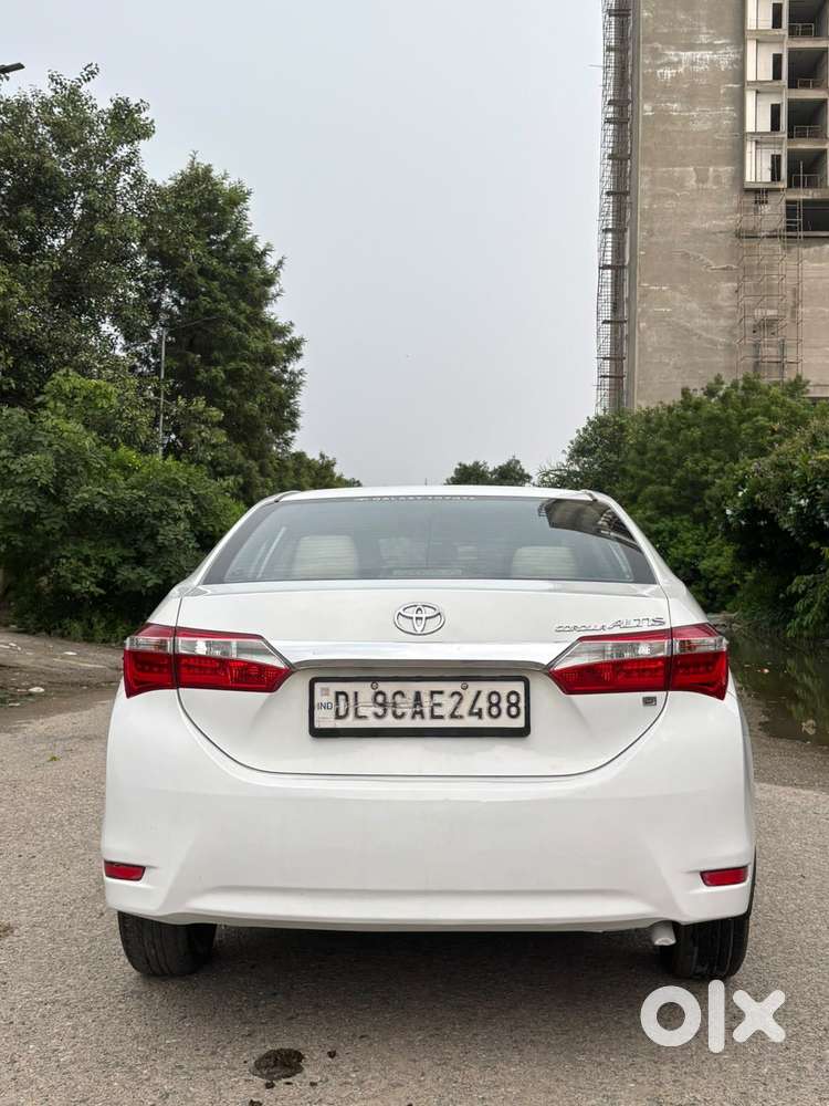 Toyota Corolla Altis 1.8 J, 2015, Petrol