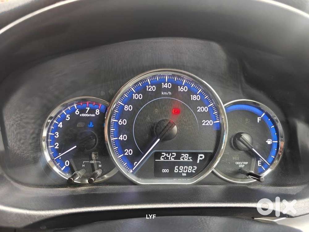 Toyota Yaris J Cvt, 2018, Petrol